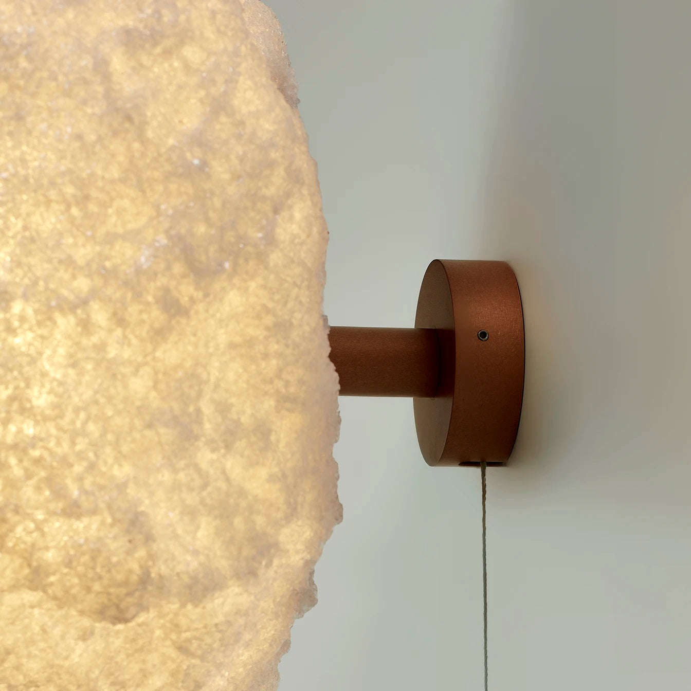Storm Wall Light white, close up of fitting 