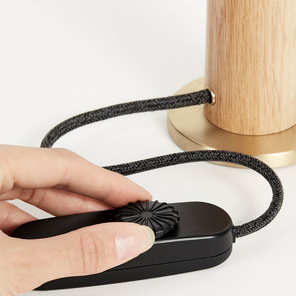 Tala Oak Knuckle Table Lamp Sphere IV OAK SPHR IV KT 01_10 Still detail