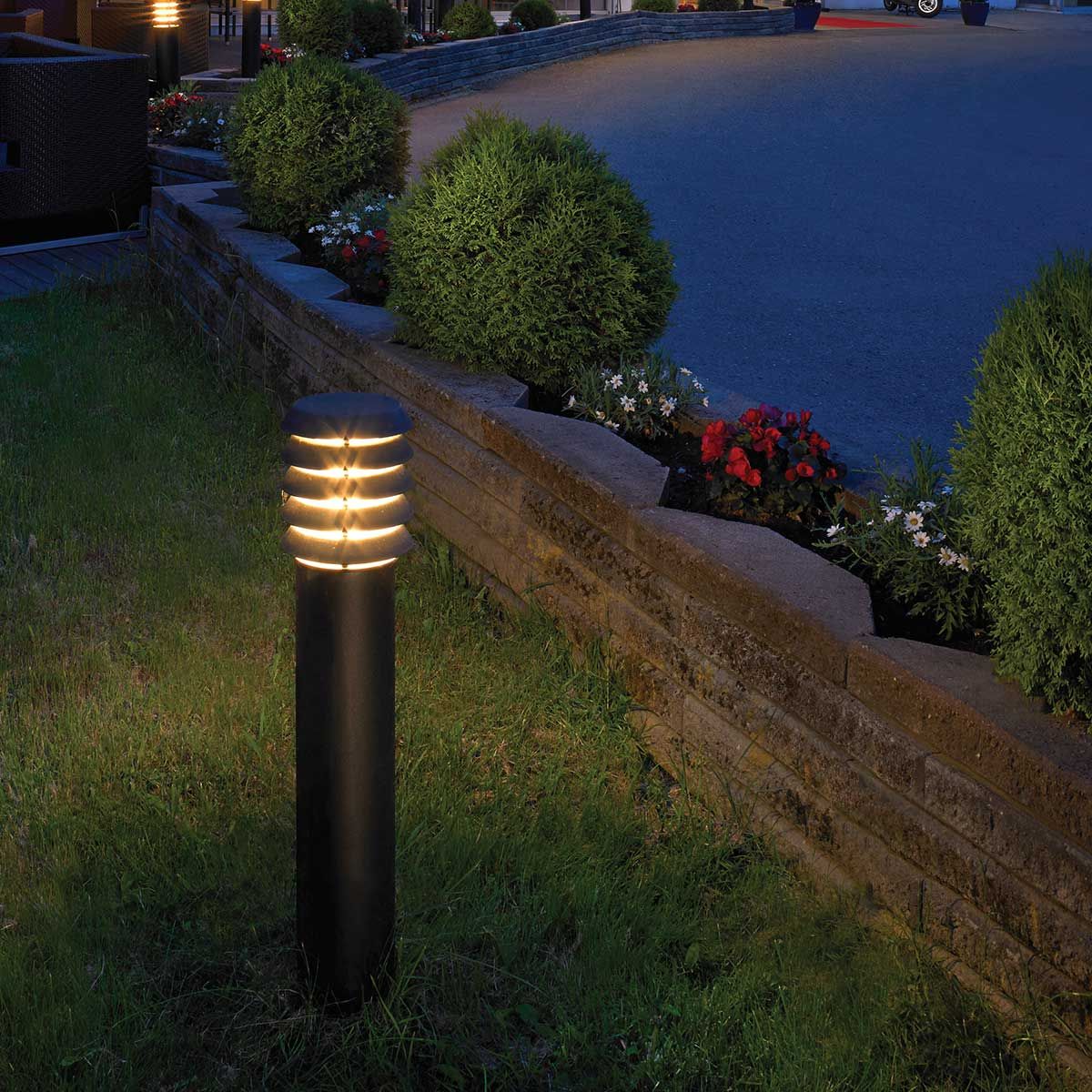 Alta In Light Large Bollard In Black