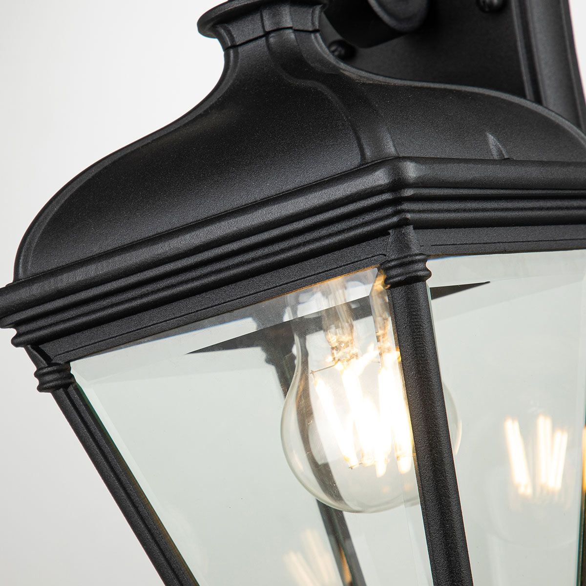 Bayview Light Medium Wall Lantern in Black