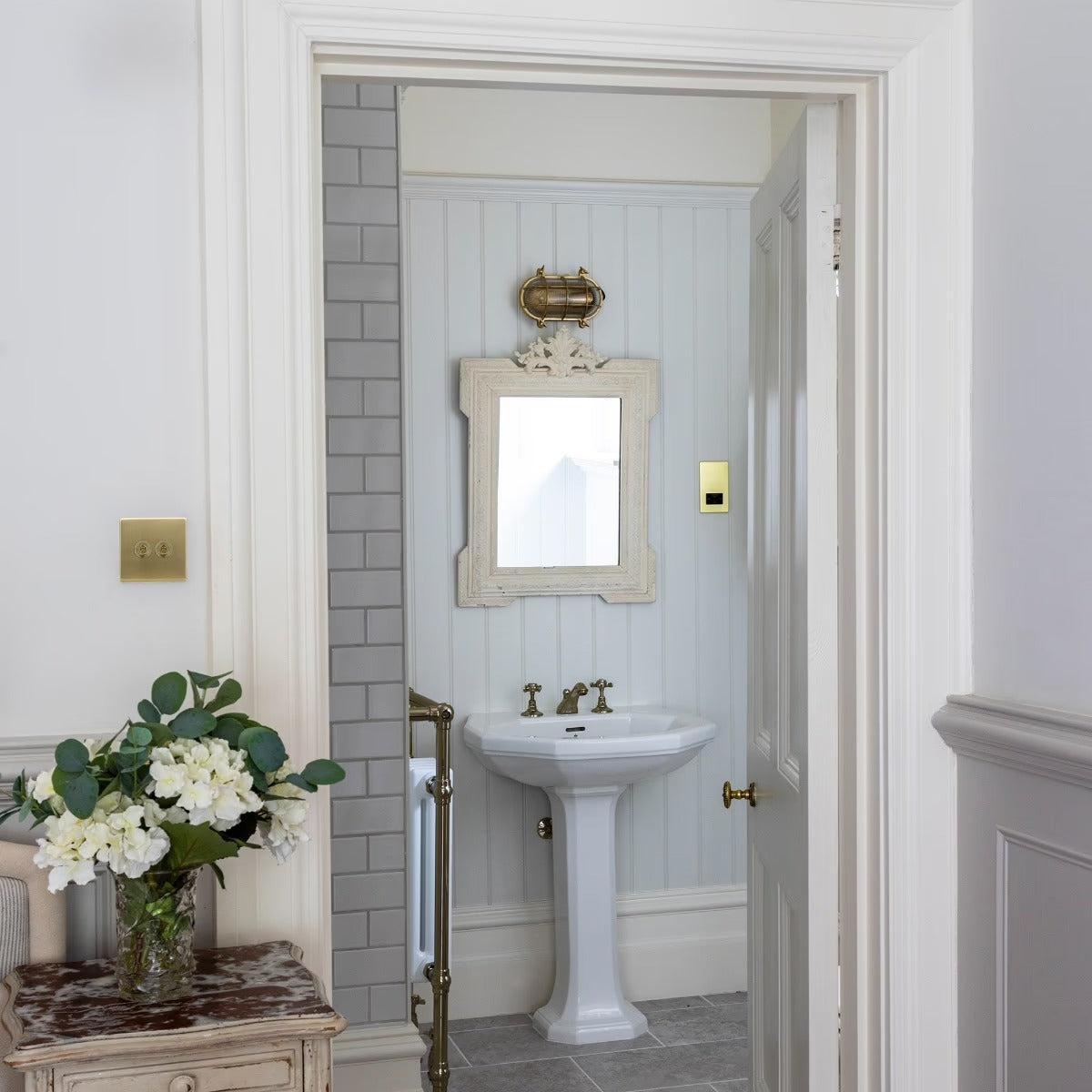 Soho Lighting Flaxman IP65 Outdoor & Bathroom Polished Solid Brass Bulkhead Wall Light