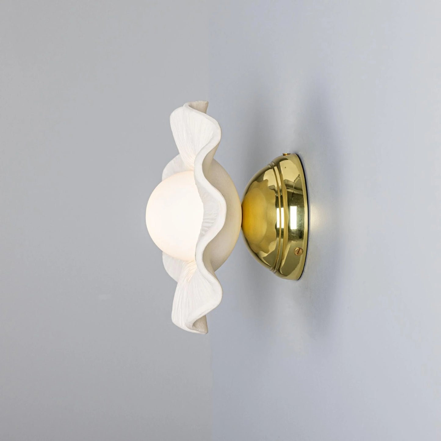 Rivale Wall Light with Wavy Ceramic Shade, Matte White Striped, product shot