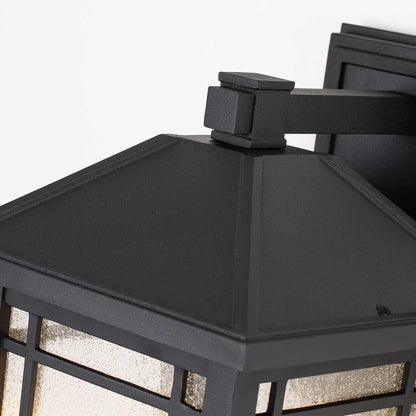 Cedar Point Light Wall Lantern in Large in Black