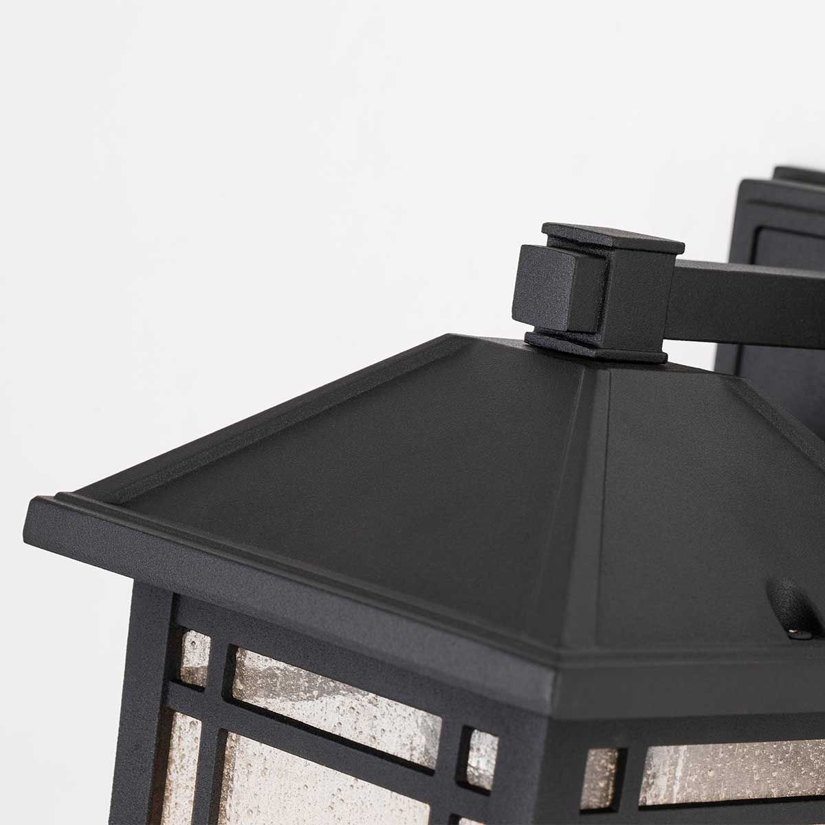 Cedar Point Light Wall Lantern in Small in Black