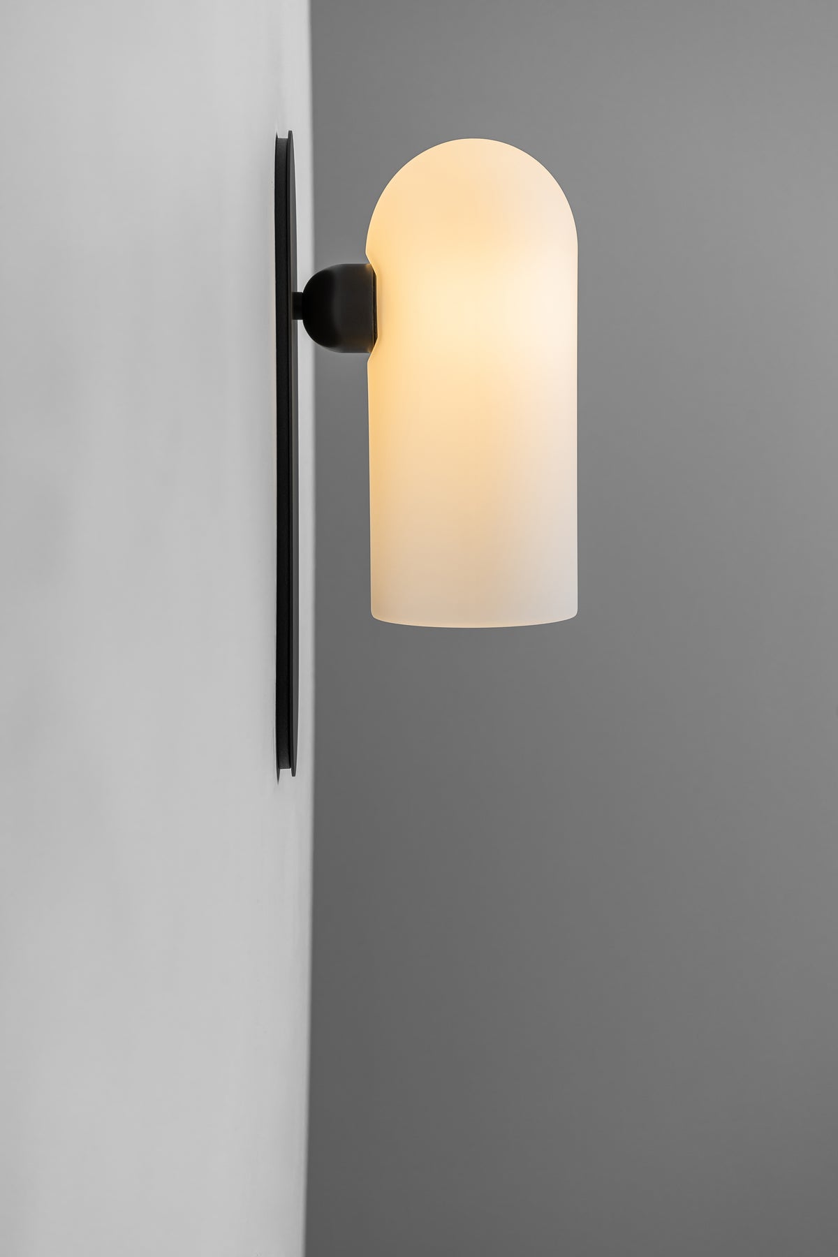 Odyssey Medium Wall Light