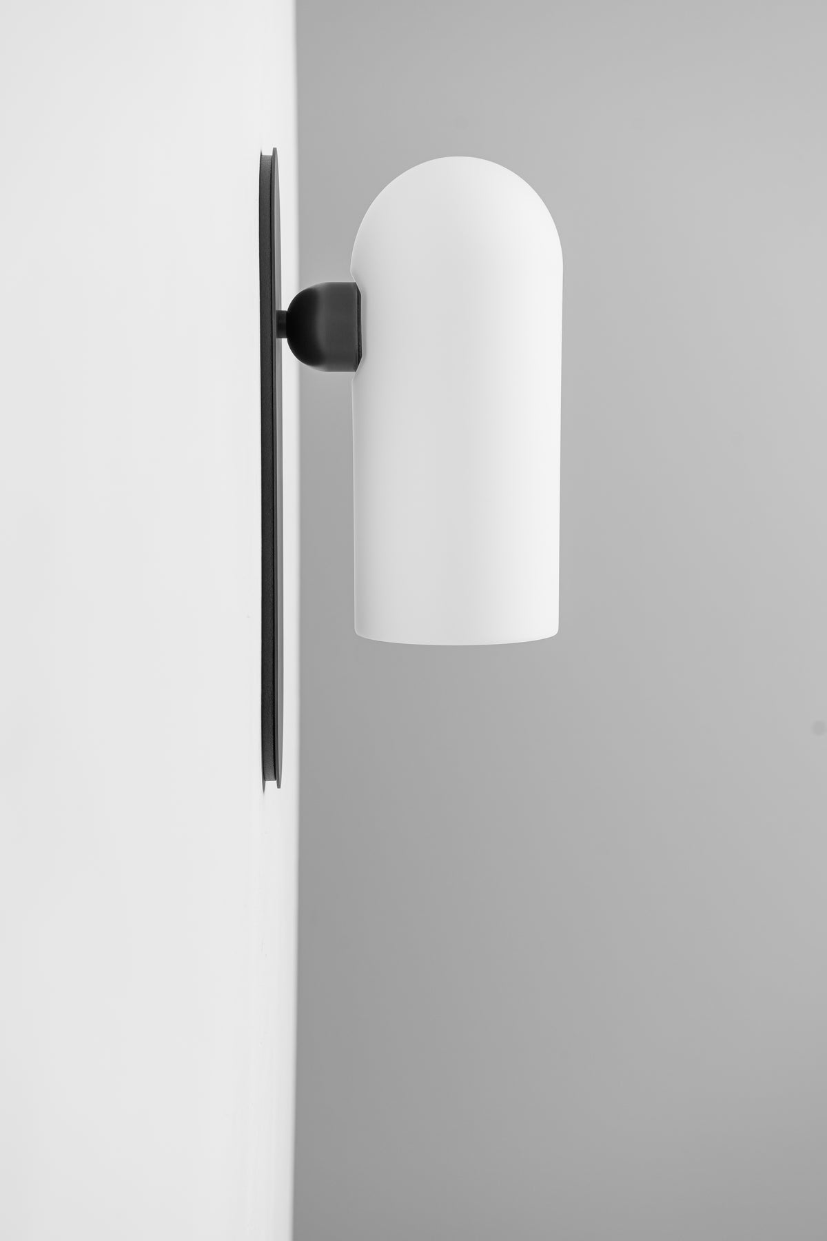Odyssey Medium Wall Light