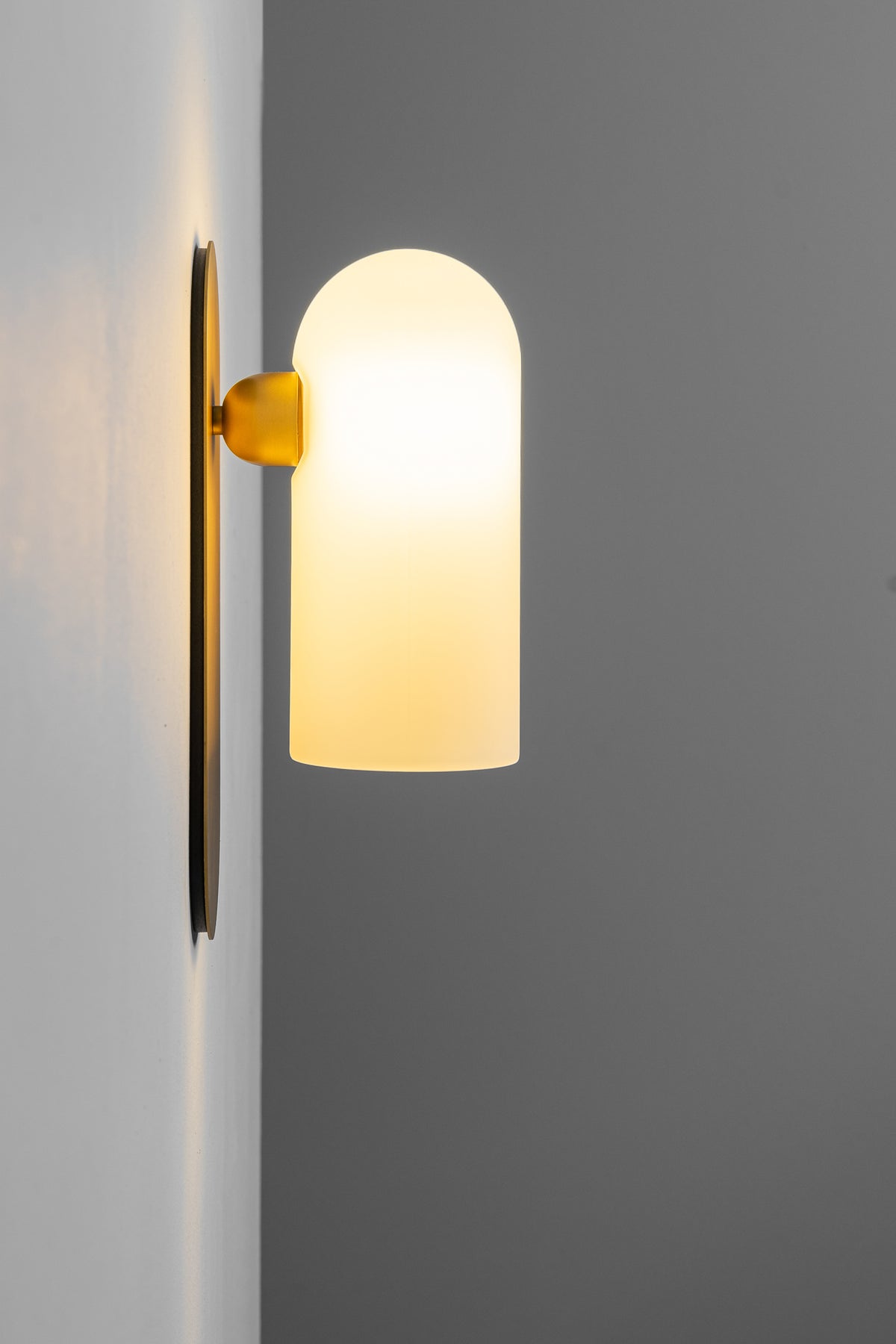 Odyssey Medium Wall Light